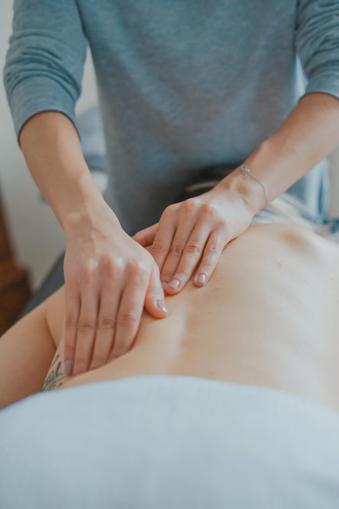 Mal Quand J'appuie Sur Mon Ventre Pour qui et pour quoi l'ostéopathie par Caroline Quoibion l'ostéopathe